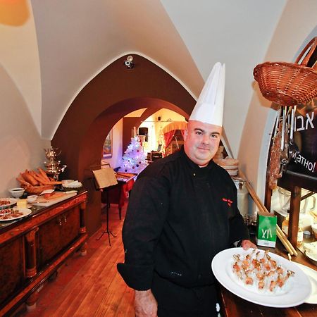 Hotel Actum Kranj Luaran gambar