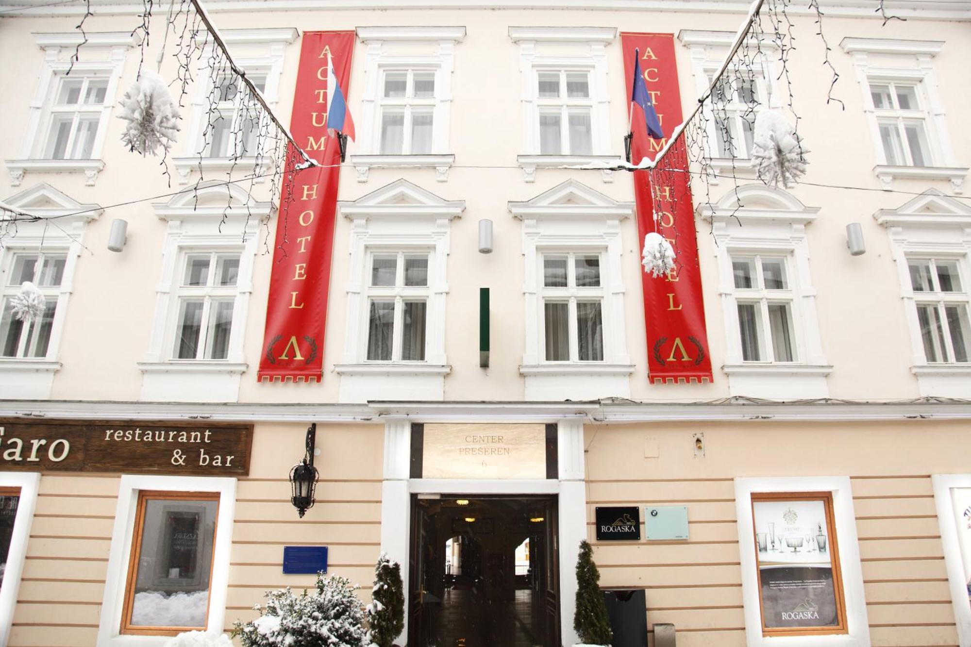 Hotel Actum Kranj Luaran gambar