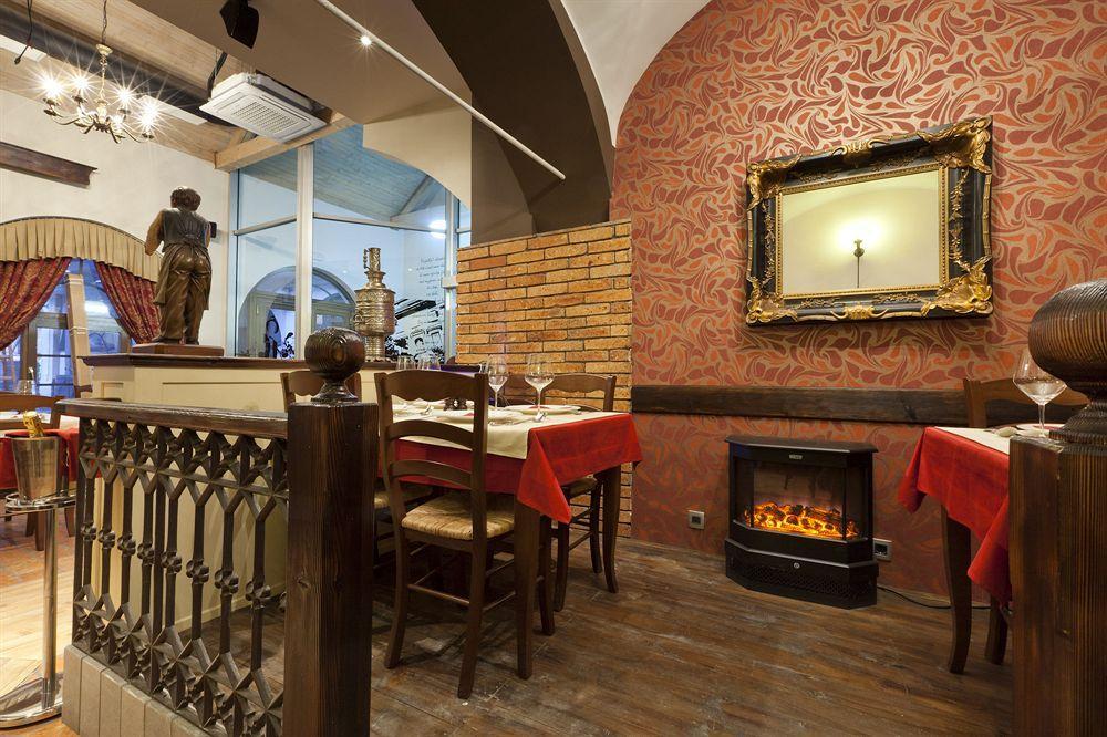 Hotel Actum Kranj Luaran gambar