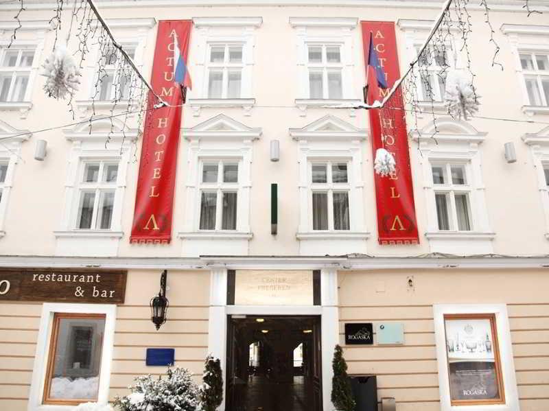 Hotel Actum Kranj Luaran gambar