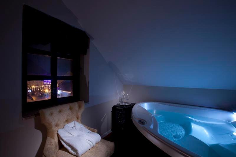Hotel Actum Kranj Luaran gambar