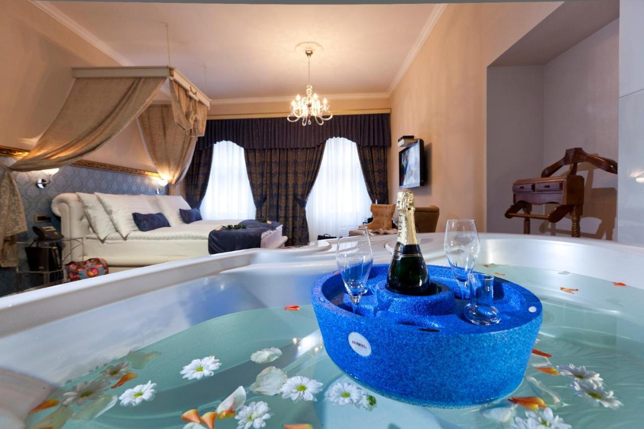 Hotel Actum Kranj Luaran gambar